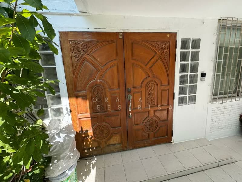 For Sale - 5-BR Townhouse, Bangkok