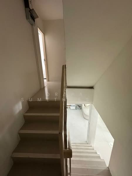 For Sale - 5-BR Townhouse, Bangkok