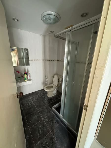 For Sale - 5-BR Townhouse, Bangkok