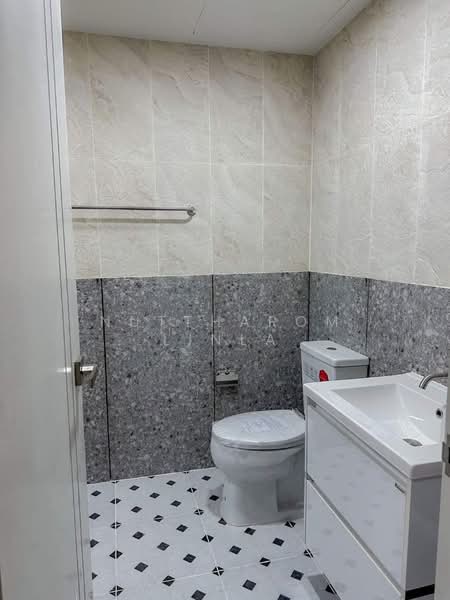 Pathumwan Resort, Bangkok, Phayathai Road, Thanon Phaya Thai, Ratchathewi, Bangkok, 2 Bedrooms, 60 sqm, Condo For Sale, by Nuttharom Linla, 500231089 - DDproperty.com