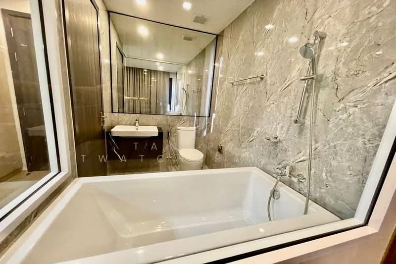 ASHTON Asoke, Bangkok, 131 Asoke Montri Road, Khlongtoei Nua, Watthana, Bangkok, 2 Bedrooms, 65 sqm, Condo For Rent, by Tanapat Jitwatcharakomol, 500231102 - DDproperty.com
