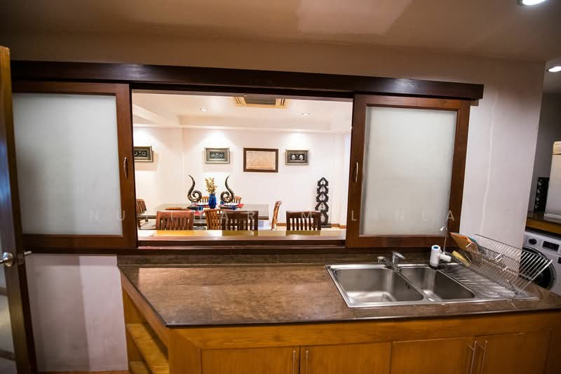 4-BR Townhouse, Bangkok, Khlong Tan Nua, Watthana, Bangkok, 4 Bedrooms, 440 sqm, Townhouse For Sale, by Nuttharom Linla, 500231165 - DDproperty.com