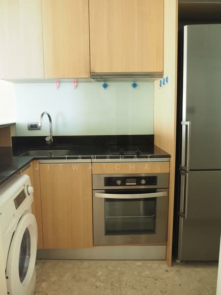 Sathorn Gardens, Bangkok, 39 South Sathorn Road, Thung Maha Mek, Sathon, Bangkok, 1 Bedroom, 79 sqm, Condo For Rent, by Tanapat Jitwatcharakomol, 500231186 - DDproperty.com