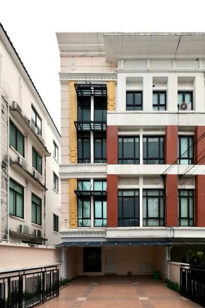 For Rent - ให้เช่า/ขาย โฮมออฟฟิส 4 ชั้น ริมถนนบางนา, Bangkok