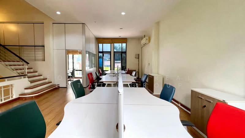 For Rent - ให้เช่า/ขาย โฮมออฟฟิส 4 ชั้น ริมถนนบางนา, Bangkok