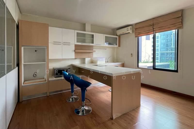 For Rent - ให้เช่า/ขาย โฮมออฟฟิส 4 ชั้น ริมถนนบางนา, Bangkok