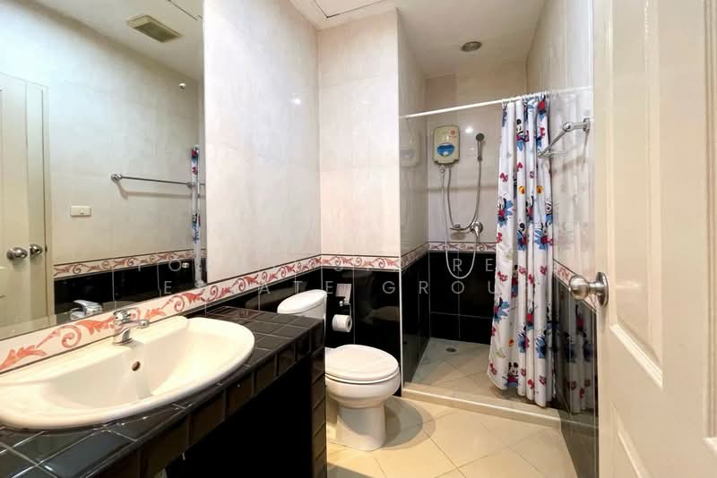 For Rent - ให้เช่า/ขาย โฮมออฟฟิส 4 ชั้น ริมถนนบางนา, Bangkok