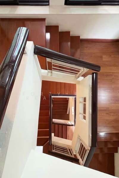 For Rent - ให้เช่า/ขาย โฮมออฟฟิส 4 ชั้น ริมถนนบางนา, Bangkok