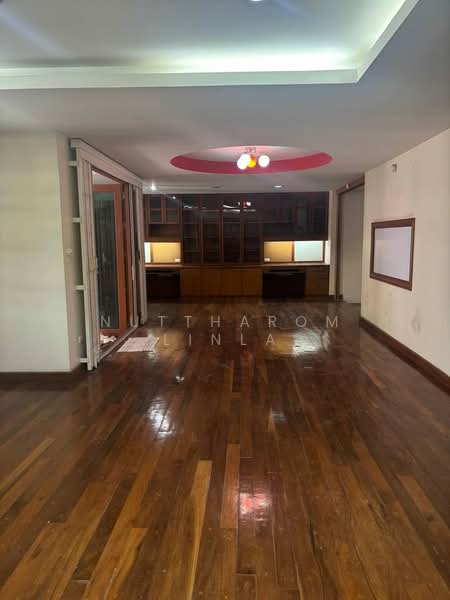 For Sale - 6-BR House, Bangkok