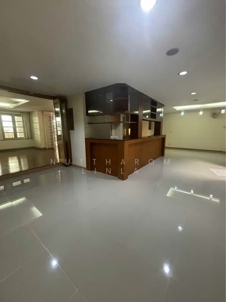 For Sale - 6-BR House, Bangkok