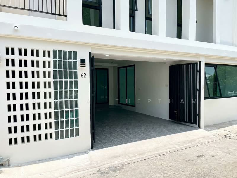 undefined, Bangkok, Anusaowari, Bang Khen, Bangkok, 3 Bedrooms, 100 sqm, Townhouse For Sale, by Ramita  Theptham, 500231269 - DDproperty.com
