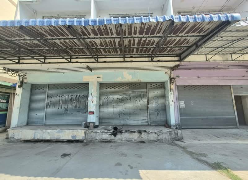 For Sale - ตึกแถว 3 ชั้น มีชั้นลอย และดาดฟ้า ซอยร่มเกล้า 24 ถนนเคหะร่มเกล้า, Bangkok