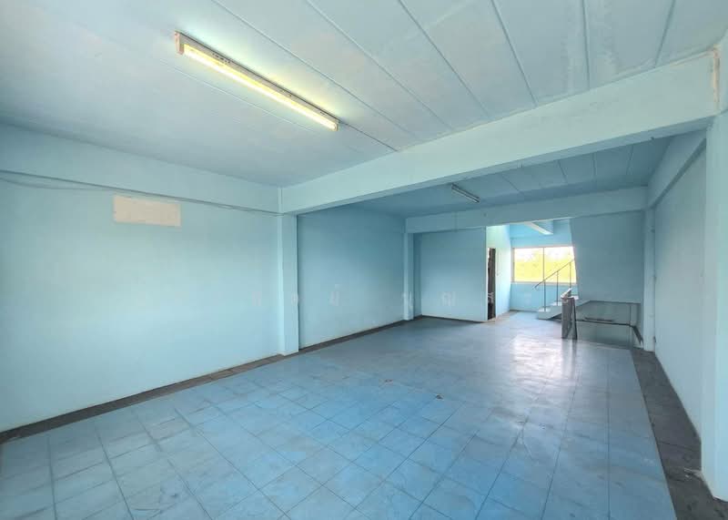 ตึกแถว 3 ชั้น มีชั้นลอย และดาดฟ้า ซอยร่มเกล้า 24 ถนนเคหะร่มเกล้า, กรุงเทพ, ร่มเกล้า 24, มีนบุรี, มีนบุรี, กรุงเทพ, 200 ตร.ม., ตึกแถว-อาคารพาณิชย์ ขาย, โดย กรกฤตย์ บุญสระ, 500231382 - DDproperty.com