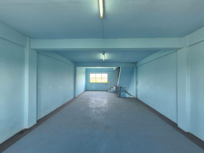 ตึกแถว 3 ชั้น มีชั้นลอย และดาดฟ้า ซอยร่มเกล้า 24 ถนนเคหะร่มเกล้า, กรุงเทพ, ร่มเกล้า 24, มีนบุรี, มีนบุรี, กรุงเทพ, 200 ตร.ม., ตึกแถว-อาคารพาณิชย์ ขาย, โดย กรกฤตย์ บุญสระ, 500231382 - DDproperty.com