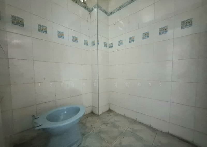 ตึกแถว 3 ชั้น มีชั้นลอย และดาดฟ้า ซอยร่มเกล้า 24 ถนนเคหะร่มเกล้า, กรุงเทพ, ร่มเกล้า 24, มีนบุรี, มีนบุรี, กรุงเทพ, 200 ตร.ม., ตึกแถว-อาคารพาณิชย์ ขาย, โดย กรกฤตย์ บุญสระ, 500231382 - DDproperty.com