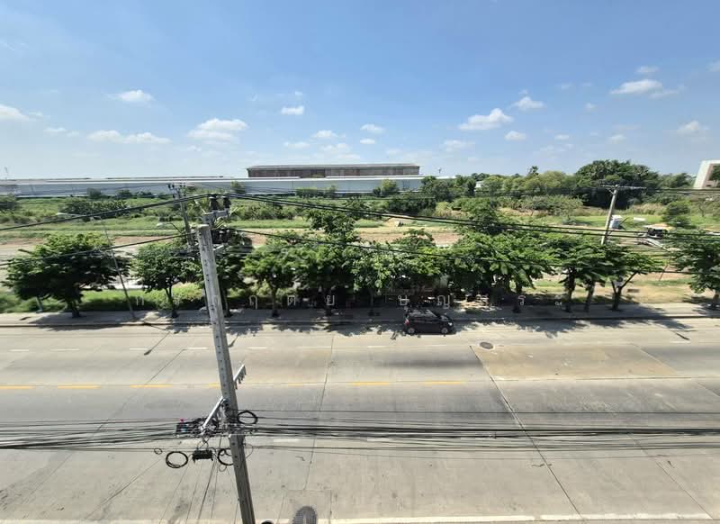 For Sale - ตึกแถว 3 ชั้น มีชั้นลอย และดาดฟ้า ซอยร่มเกล้า 24 ถนนเคหะร่มเกล้า, Bangkok