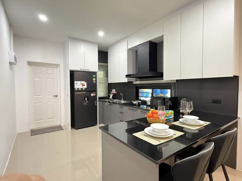 3 Bedroom Pool Villa for Sale East Pattaya, Chon Buri (Pattaya), Bang Lamung, Bang Lamung (Pattaya), Chon Buri (Pattaya), 3 Bedrooms, 240 sqm, Villa For Sale, by PLC real estate, 500231393 - DDproperty.com