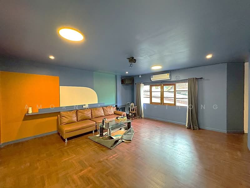 House, Bangkok, Khlong Tan Nua, Watthana, Bangkok, 5 Bedrooms, 350 sqm, Townhouse For Rent, by Amornrat On-Thong, 500231405 - DDproperty.com