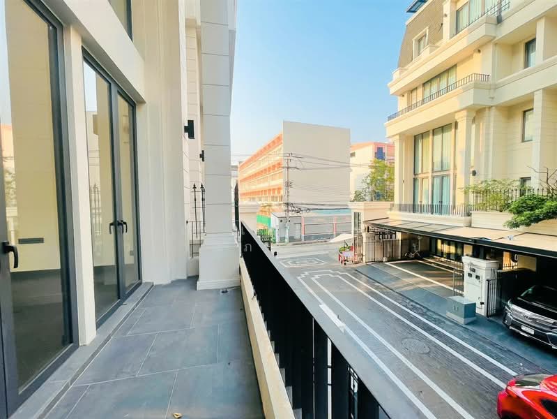 เฮ้าส์ 22 สาทร (HAUS 22 Sathorn), กรุงเทพ, Soi Naradhiwas Rajanagarindra 22, ช่องนนทรี, ยานนาวา, กรุงเทพ, 400 ตร.ม., ทาวน์เฮ้าส์ ขาย, โดย คุณ เขมจิรา ภูวภาณุภรณ์ (เป้), 500231431 - DDproperty.com