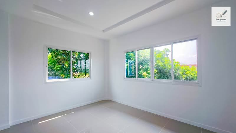 หมู่บ้านรุ่งกิจ 4, Bangkok, Lat Krabang, Lat Krabang, Bangkok, 2 Bedrooms, 17 sqm, Townhouse For Sale, by เพ็ญศิริ ตุ้มเทียน, 500231447 - DDproperty.com