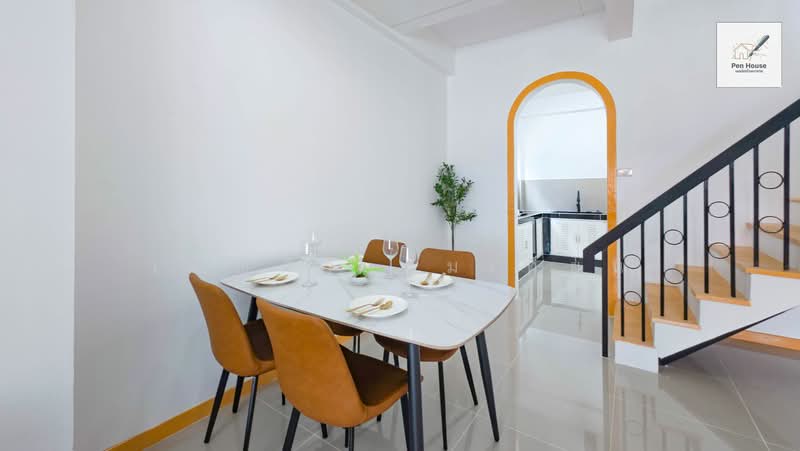 หมู่บ้านรุ่งกิจ 4, Bangkok, Lat Krabang, Lat Krabang, Bangkok, 2 Bedrooms, 17 sqm, Townhouse For Sale, by เพ็ญศิริ ตุ้มเทียน, 500231447 - DDproperty.com