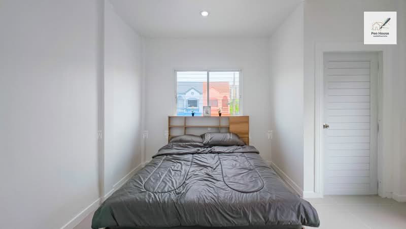 หมู่บ้านรุ่งกิจ 4, Bangkok, Lat Krabang, Lat Krabang, Bangkok, 2 Bedrooms, 17 sqm, Townhouse For Sale, by เพ็ญศิริ ตุ้มเทียน, 500231447 - DDproperty.com