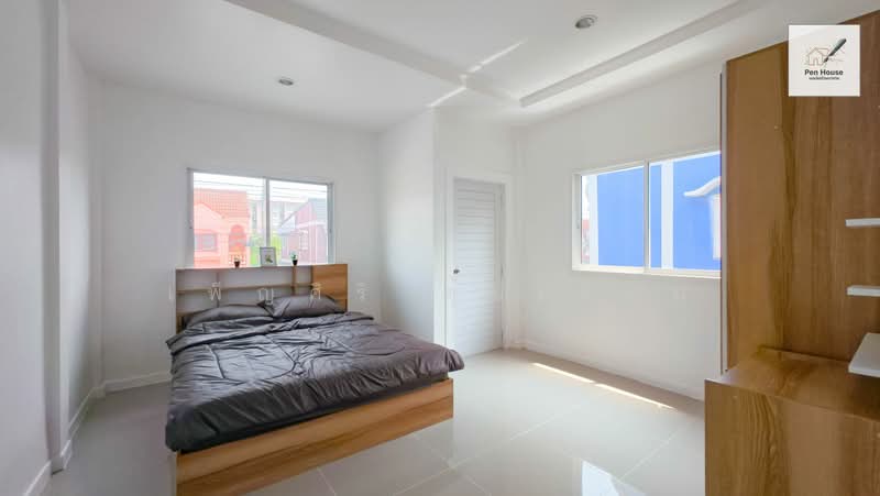 หมู่บ้านรุ่งกิจ 4, Bangkok, Lat Krabang, Lat Krabang, Bangkok, 2 Bedrooms, 17 sqm, Townhouse For Sale, by เพ็ญศิริ ตุ้มเทียน, 500231447 - DDproperty.com