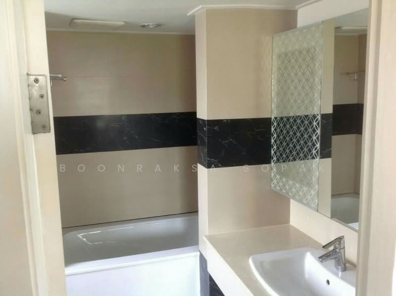 Baan Suanpetch, Bangkok, 18 Soi Sukhumvit 39, Khlong Tan Nua, Watthana, Bangkok, 2 Bedrooms, 133 sqm, Condo For Rent, by Boonraksa Sopak, 500231448 - DDproperty.com