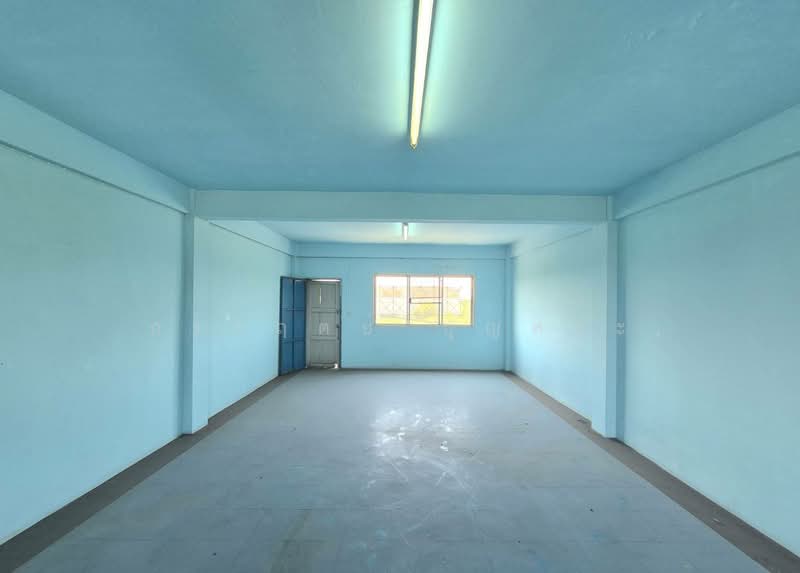 ตึกแถว 3 ชั้น ( หลังมุม ) พร้อมชั้นลอย มีดาดฟ้า ซอยร่มเกล้า 24 ถนนเคหะร่มเกล้า, กรุงเทพ, เคหะร่วมเกล้า, มีนบุรี, มีนบุรี, กรุงเทพ, 200 ตร.ม., ตึกแถว-อาคารพาณิชย์ ขาย, โดย กรกฤตย์ บุญสระ, 500231459 - DDproperty.com