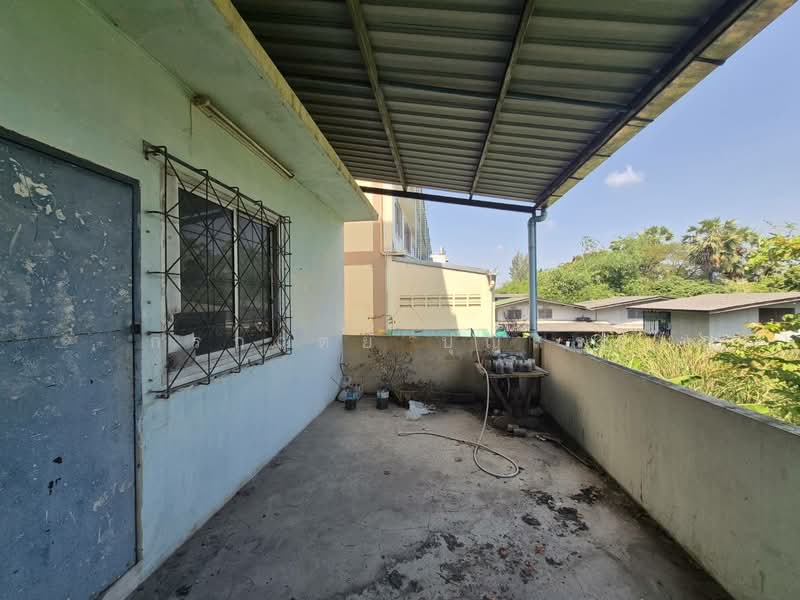 For Sale - ตึกแถว 3 ชั้น ( หลังมุม ) พร้อมชั้นลอย มีดาดฟ้า ซอยร่มเกล้า 24 ถนนเคหะร่มเกล้า, Bangkok