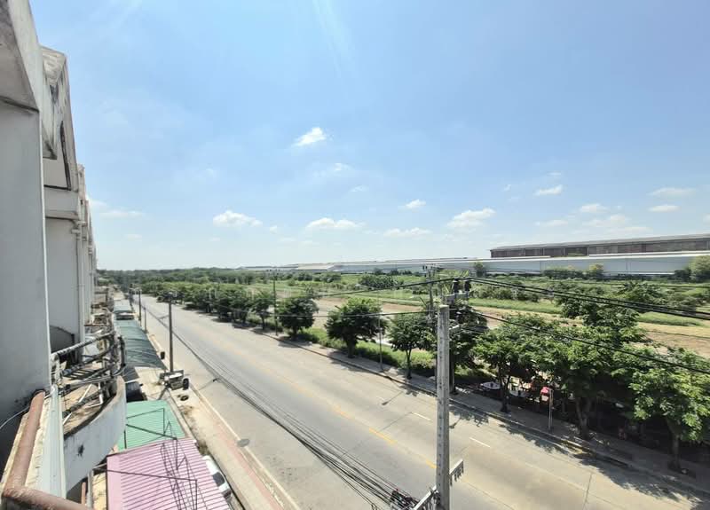 For Sale - ตึกแถว 3 ชั้น ( หลังมุม ) พร้อมชั้นลอย มีดาดฟ้า ซอยร่มเกล้า 24 ถนนเคหะร่มเกล้า, Bangkok