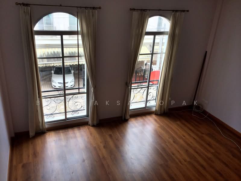 3-BR Townhouse, Bangkok, Bang Pong Pang, Yan Nawa, Bangkok, 3 Bedrooms, 195 sqm, Townhouse For Rent, by Boonraksa Sopak, 500231501 - DDproperty.com