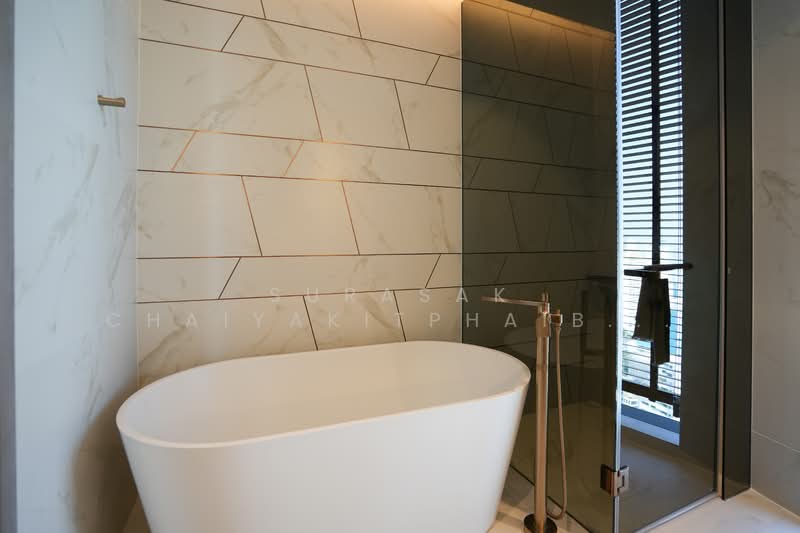 The Estelle Phrom Phong, Bangkok, 131 Soi Sukhumvit 26, Khong Tan, Khlong Toei, Bangkok, 4 Bedrooms, 230 sqm, Condo For Rent, by Surasak Chaiyakitphaiboonsri, 500231503 - DDproperty.com