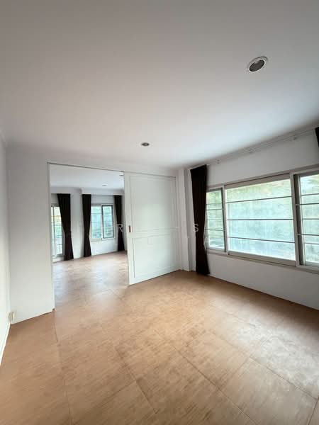 Urban Sathorn, Bangkok, Ratchaphruek Road, Bang Chak, Phasi Charoen, Bangkok, 3 Bedrooms, 300 sqm, Townhouse For Rent, by Forty-Six Real Estate Group, 500231573 - DDproperty.com