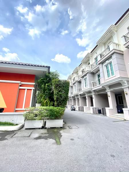 undefined, Bangkok, Khlong Toei, Khlong Toei, Bangkok, 3 Bedrooms, 200 sqm, Townhouse For Rent, by Boonraksa Sopak, 500231642 - DDproperty.com