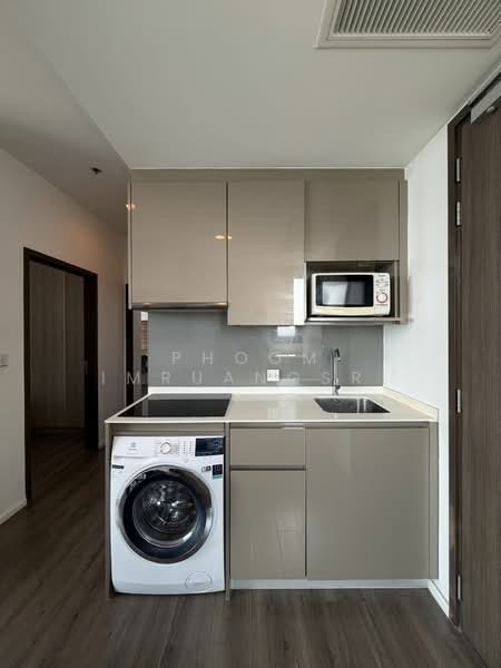 Whizdom Essence, Bangkok, 5 Piyabutr 1 Alley, Bang Chak, Phra Khanong, Bangkok, 2 Bedrooms, 55 sqm, Condo For Rent, by Phoom Imruangsri, 500231781 - DDproperty.com
