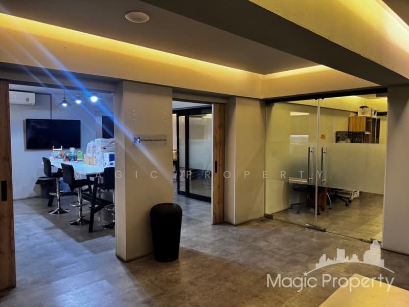 Office Building for Rent in Rama 9, Bangkok, พระราม 9, Suan Luang, Suan Luang, Bangkok, , 1,100 sqm, Shophouse For Rent, by Magic Property, 500231800 - DDproperty.com