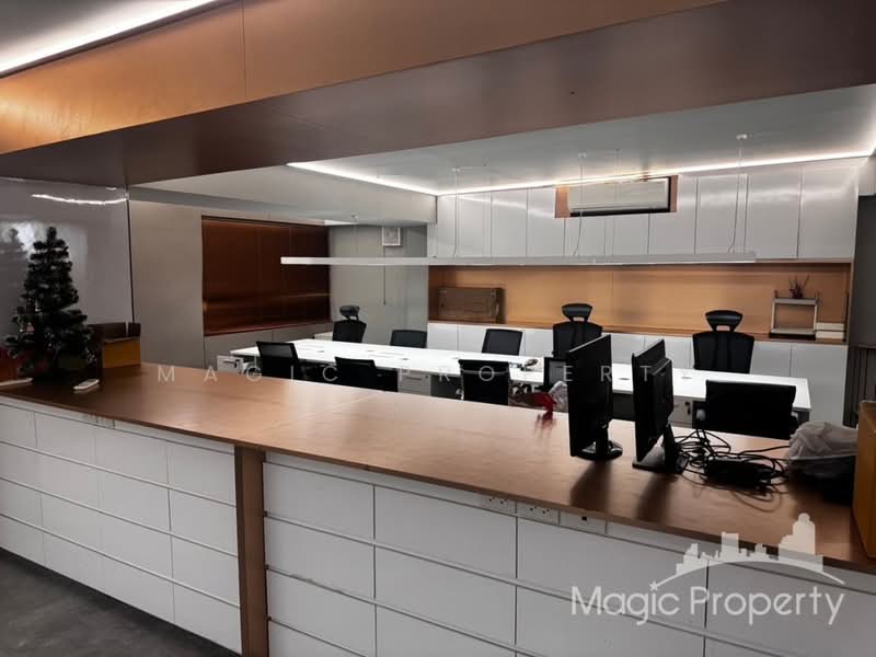 Office Building for Rent in Rama 9, Bangkok, พระราม 9, Suan Luang, Suan Luang, Bangkok, , 1,100 sqm, Shophouse For Rent, by Magic Property, 500231800 - DDproperty.com