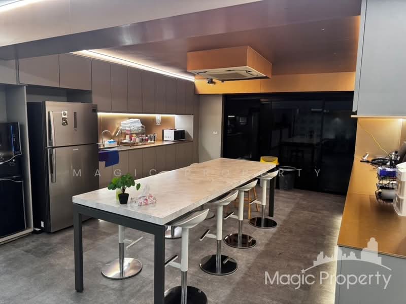 Office Building for Rent in Rama 9, Bangkok, พระราม 9, Suan Luang, Suan Luang, Bangkok, , 1,100 sqm, Shophouse For Rent, by Magic Property, 500231800 - DDproperty.com