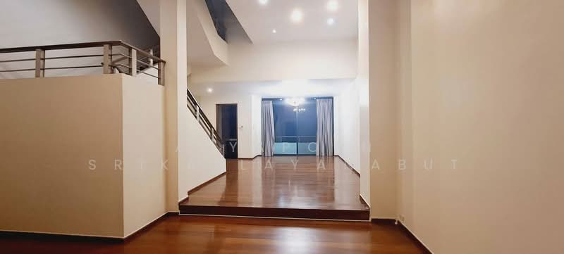 Lotus Point Ekkamai, Bangkok, Phra Kanong Nua, Watthana, Bangkok, 4 Bedrooms, 450 sqm, Townhouse For Rent, by Anyaporn Srikanlayanabut, 500231866 - DDproperty.com