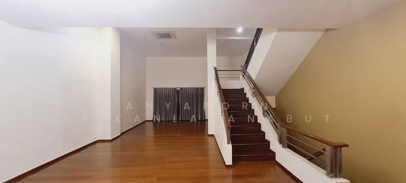 Lotus Point Ekkamai, Bangkok, Phra Kanong Nua, Watthana, Bangkok, 4 Bedrooms, 450 sqm, Townhouse For Rent, by Anyaporn Srikanlayanabut, 500231866 - DDproperty.com