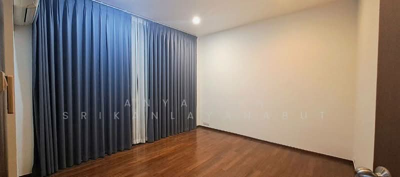 Lotus Point Ekkamai, Bangkok, Phra Kanong Nua, Watthana, Bangkok, 4 Bedrooms, 450 sqm, Townhouse For Rent, by Anyaporn Srikanlayanabut, 500231866 - DDproperty.com
