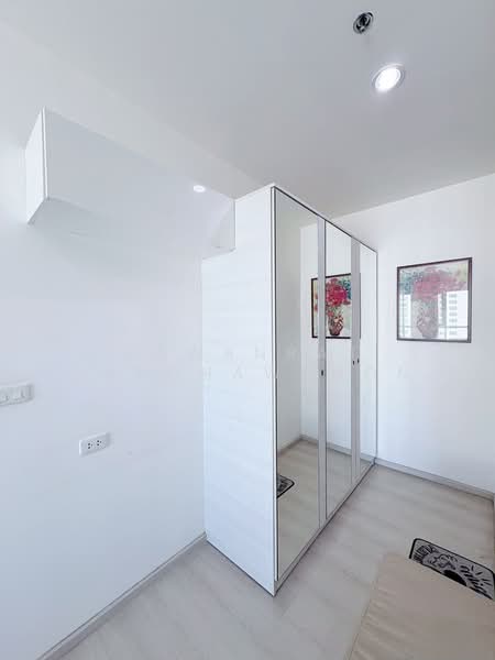 Life Ratchadapisek, Bangkok, 279 Ratchadapisaek Road, Huai Khwang, Huai Khwang, Bangkok, 2 Bedrooms, 56 sqm, Condo For Rent, by Pawanrat Panchawanon, 500231978 - DDproperty.com