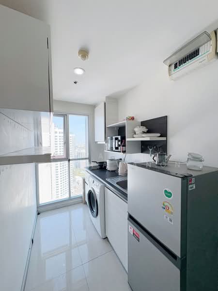 Life Ratchadapisek, Bangkok, 279 Ratchadapisaek Road, Huai Khwang, Huai Khwang, Bangkok, 2 Bedrooms, 56 sqm, Condo For Rent, by Pawanrat Panchawanon, 500231978 - DDproperty.com