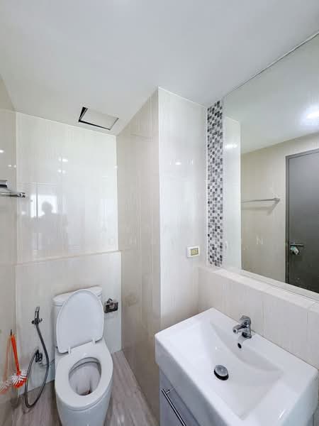 Life Ratchadapisek, Bangkok, 279 Ratchadapisaek Road, Huai Khwang, Huai Khwang, Bangkok, 2 Bedrooms, 56 sqm, Condo For Rent, by Pawanrat Panchawanon, 500231978 - DDproperty.com