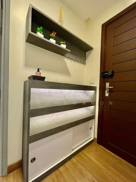 Thru Thonglor, Bangkok, Petchaburi Road, Bang Kapi, Huai Khwang, Bangkok, 2 Bedrooms, 62 sqm, Condo For Rent, by Pawanrat Panchawanon, 500231994 - DDproperty.com