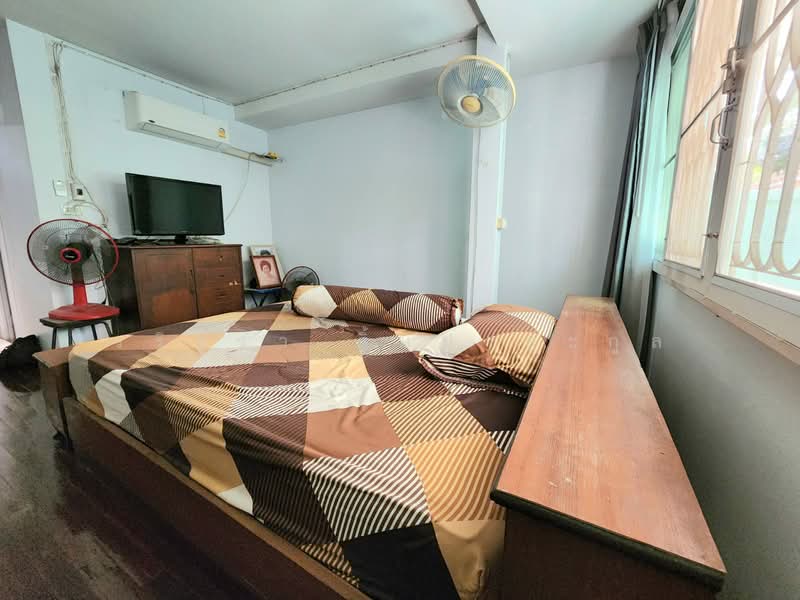 ขายบ้านพร้อมที่ดิน โซนบางซื่อ ใกล้ตลาดเขมา และโรงเรียนโยธินบูรณะ, Bangkok, ประชาราษฎร์สาย 1 ซอย 38, Bang Sue, Bang Sue, Bangkok, 2 Bedrooms, 70 sqm, Semi-Detached House (Twin House) For Sale, by วริธรา ลิ้มปาละกูล, 500232045 - DDproperty.com