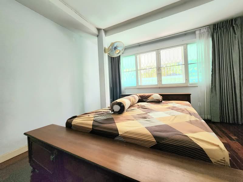 ขายบ้านพร้อมที่ดิน โซนบางซื่อ ใกล้ตลาดเขมา และโรงเรียนโยธินบูรณะ, Bangkok, ประชาราษฎร์สาย 1 ซอย 38, Bang Sue, Bang Sue, Bangkok, 2 Bedrooms, 70 sqm, Semi-Detached House (Twin House) For Sale, by วริธรา ลิ้มปาละกูล, 500232045 - DDproperty.com