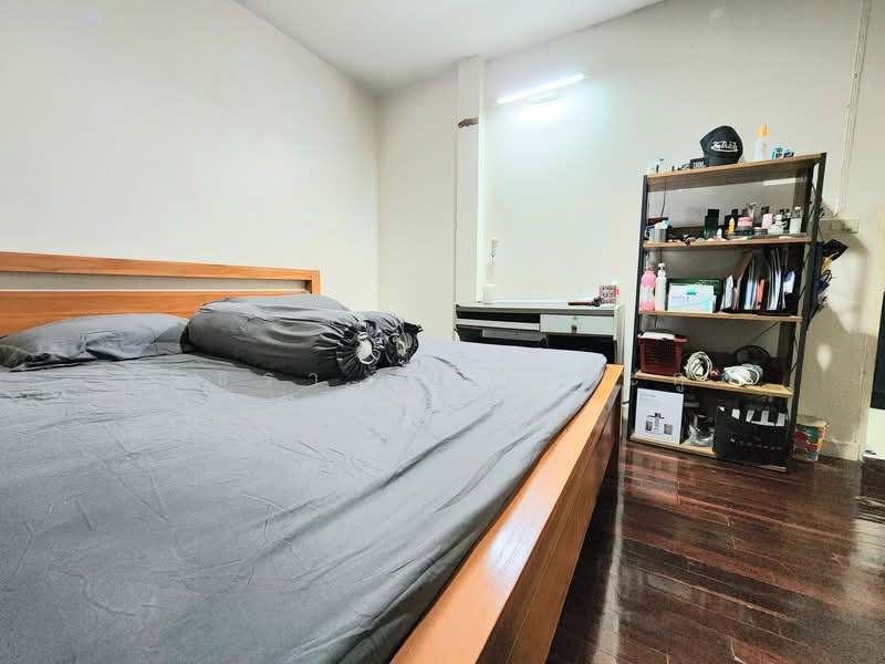 ขายบ้านพร้อมที่ดิน โซนบางซื่อ ใกล้ตลาดเขมา และโรงเรียนโยธินบูรณะ, Bangkok, ประชาราษฎร์สาย 1 ซอย 38, Bang Sue, Bang Sue, Bangkok, 2 Bedrooms, 70 sqm, Semi-Detached House (Twin House) For Sale, by วริธรา ลิ้มปาละกูล, 500232045 - DDproperty.com