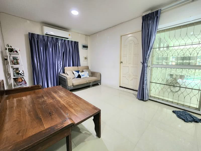 ขายบ้านพร้อมที่ดิน โซนบางซื่อ ใกล้ตลาดเขมา และโรงเรียนโยธินบูรณะ, Bangkok, ประชาราษฎร์สาย 1 ซอย 38, Bang Sue, Bang Sue, Bangkok, 2 Bedrooms, 70 sqm, Semi-Detached House (Twin House) For Sale, by วริธรา ลิ้มปาละกูล, 500232045 - DDproperty.com